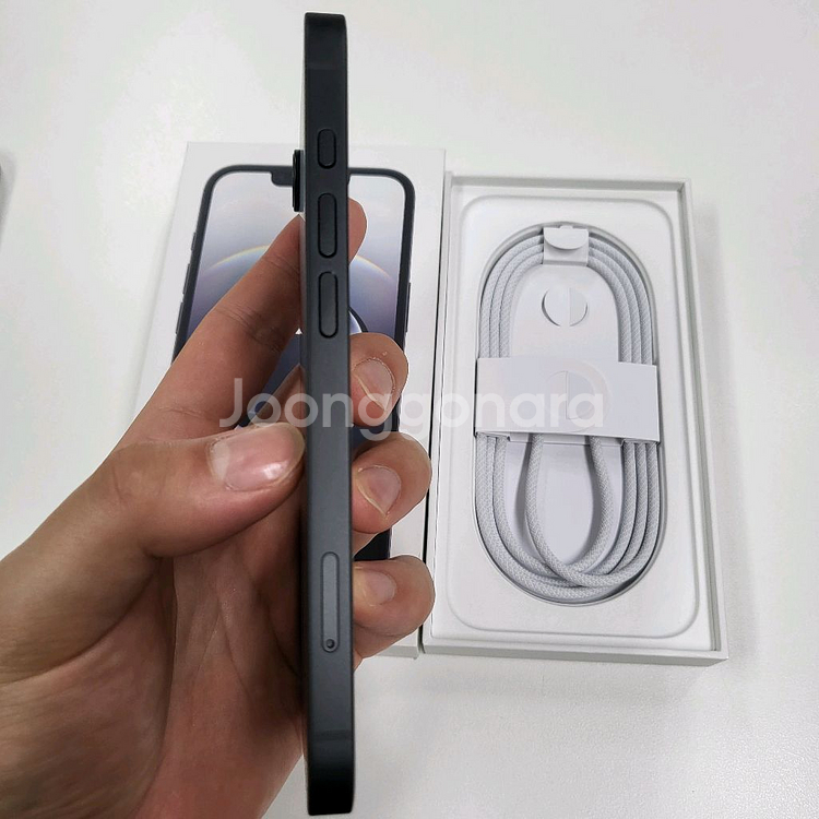 아이폰16e 자급제 블랙 256GB 풀박스 팝니다--5
