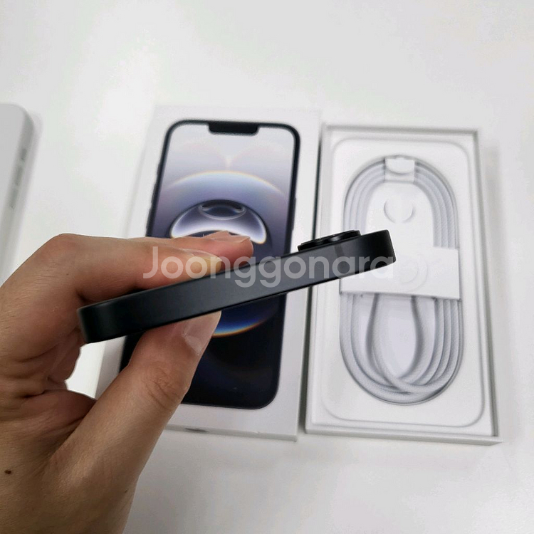 아이폰16e 자급제 블랙 256GB 풀박스 팝니다--2