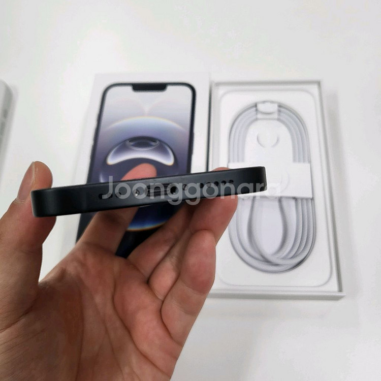 아이폰16e 자급제 블랙 256GB 풀박스 팝니다--4