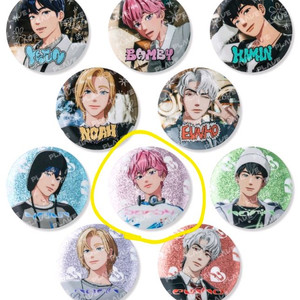 플레이브 카쿠렌보 글리터 밤비 캔뱃지 판매합니다