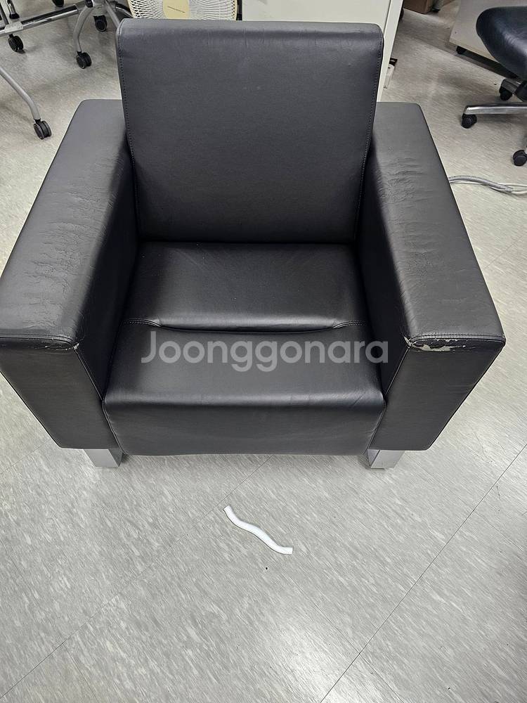 사무실 쇼파 무료나눔합니다(탁자도 같이요)--1