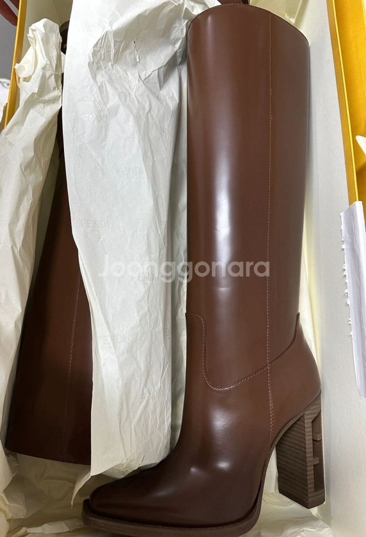 (새상품) 펜디 FF 모티브 컷 힐 하이부츠 37--0