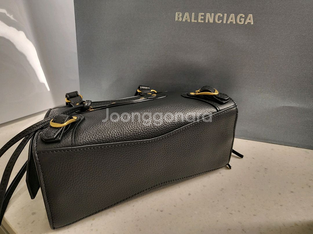 *마지막가격* (정품) 발렌시아가 네오 클래식 미니 탑--3