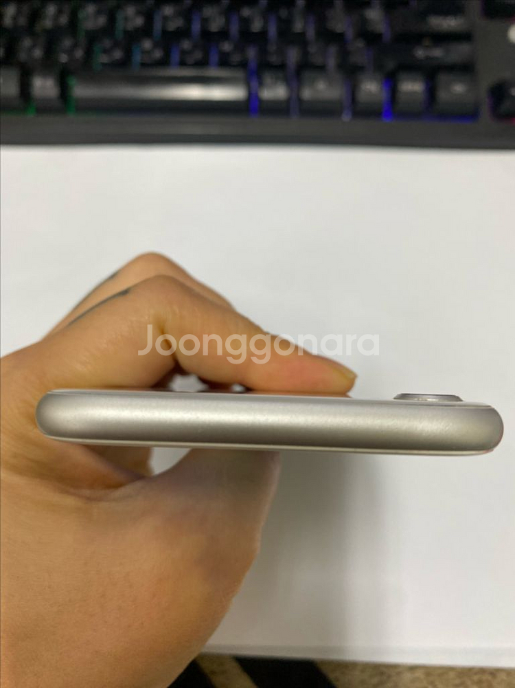 아이폰8 실버 A급 64GB 소프트버전 16.2--4