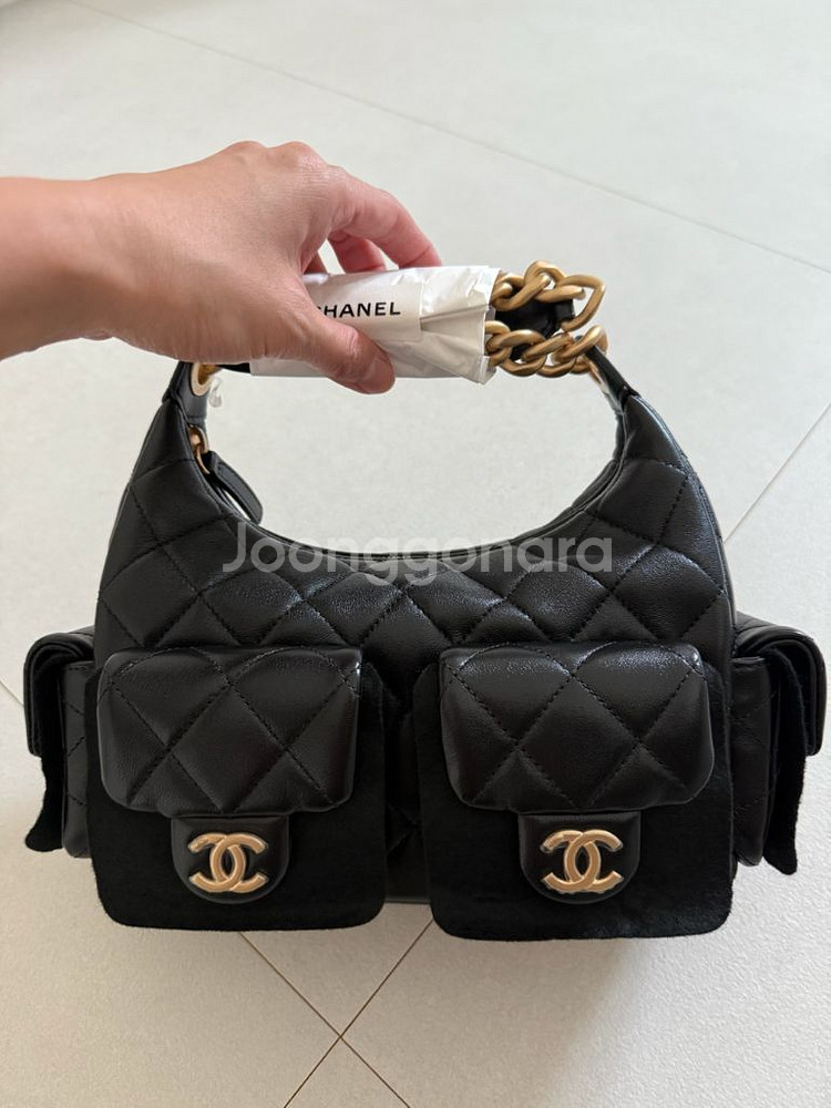 샤넬 정품 시즌백 맥시호보 라지 블랙--1