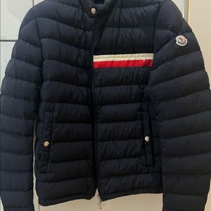 몽클레어 구스다운패딩 3사이즈 (새상품급)