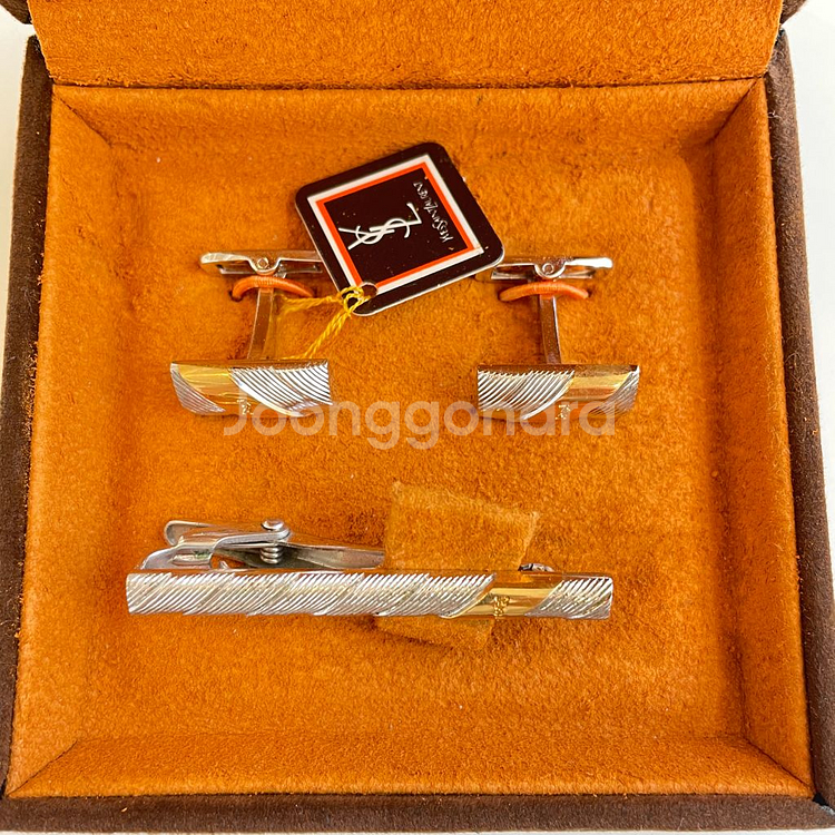 입생로랑 커프스&타이핀 세트--1