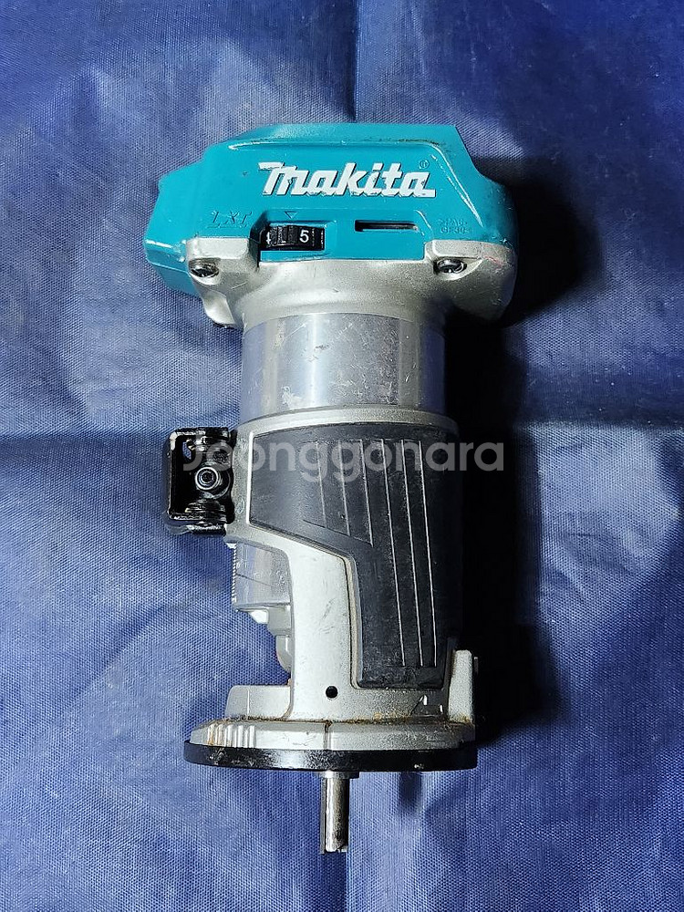 마끼다 18v 충전트리머 DRT50 본체 팝니다--0
