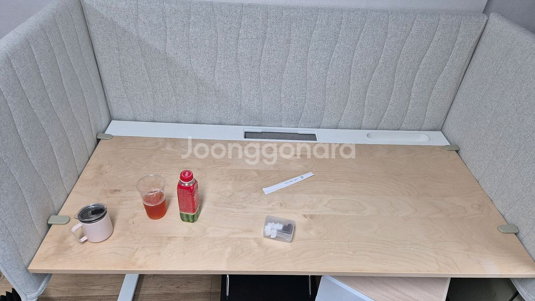 이케아 책상 1600x800 높이조절가능--0