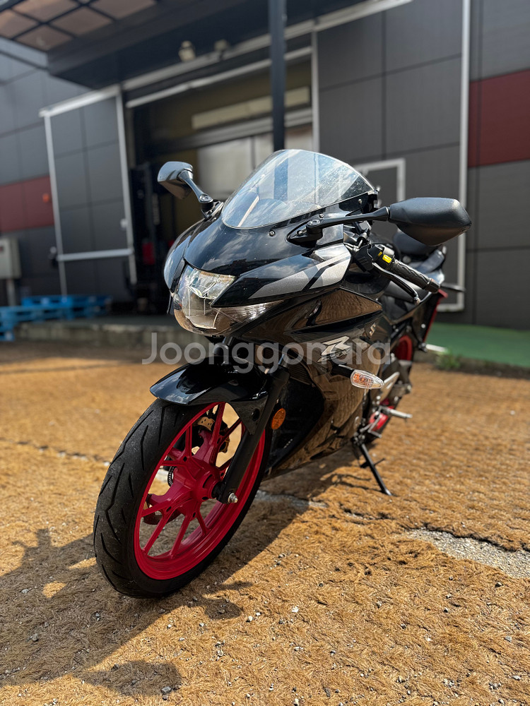 스즈키 Gsx-r125 21년식 2만Km 판매합니다.--1