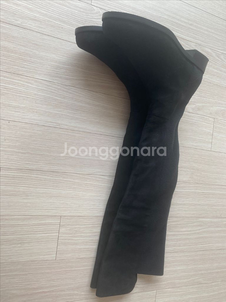 스튜어트 와이츠먼 5050 Eu 37 팝니다--2