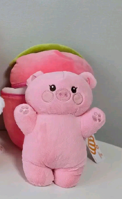 딸기속 돼지 인형 이미지