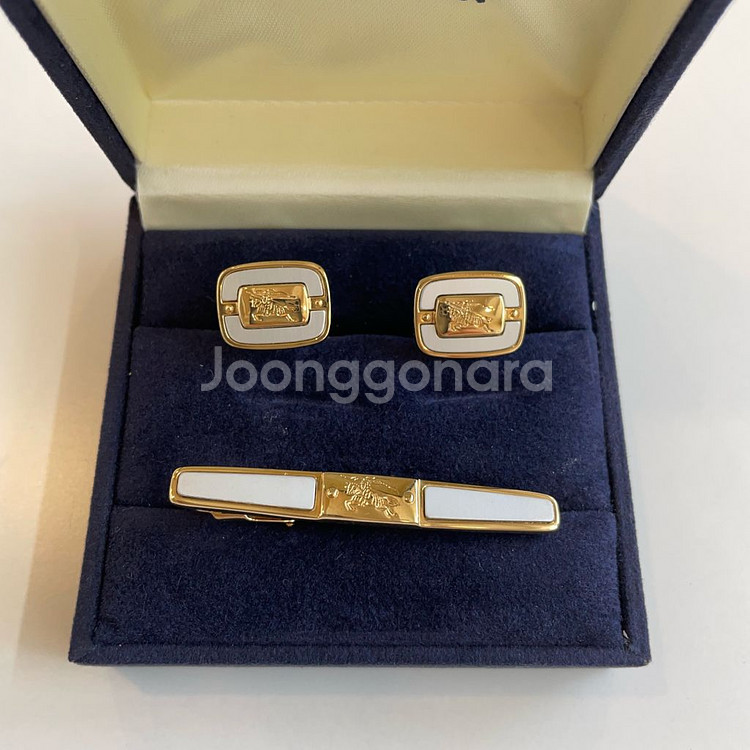 버버리 커프스&타이핀 세트--1