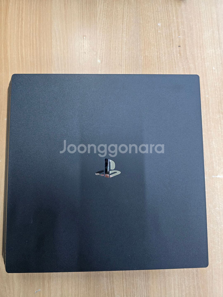 # 플스4(PS4)프로 CUH-7218B 1TB 판매.--2