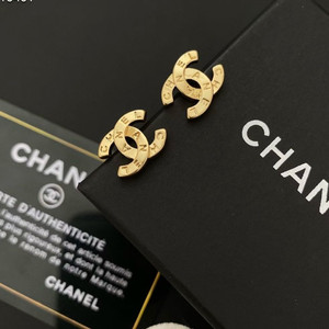옐로우 귀걸이
