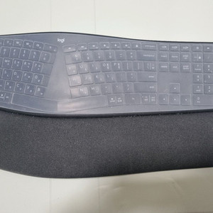 로지텍 ERGO K860 키보드(키스킨 포함)