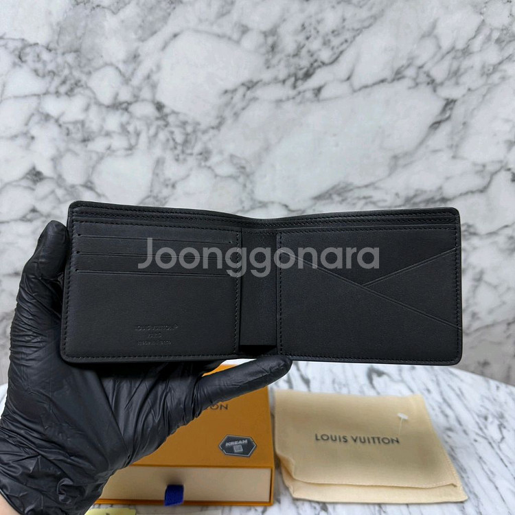 루이비통 이클립스 쉐도우 멀티플 월릿 반지갑 25년구매--5