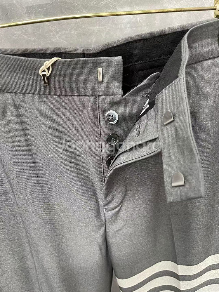 톰브라운 사선 4바 정장 바지 그레이--4