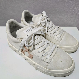 Off-White 로우탑 스니커즈 39사이즈