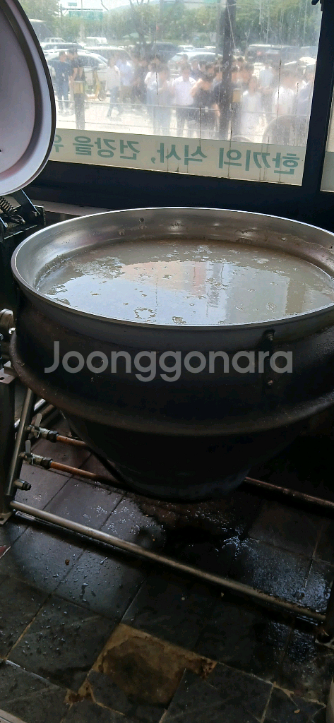 설렁탕 가마솥 3대--1