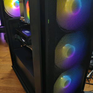 게이밍 컴퓨터 라이젠 7600 RTX2080 신품케이스