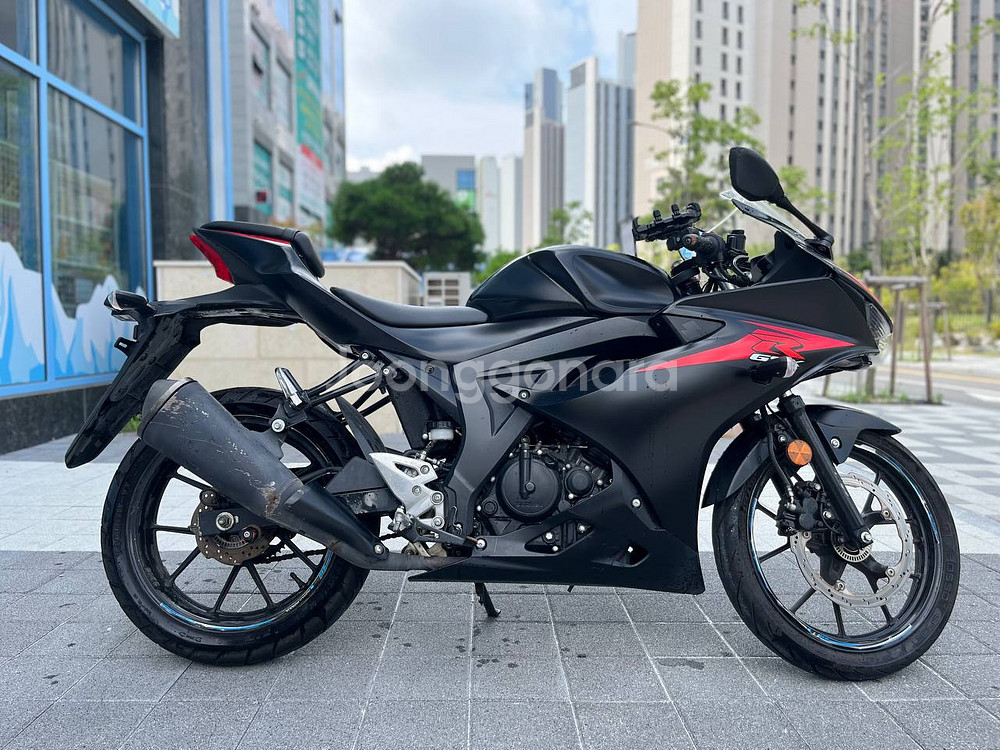 스즈키GSX-R 125 18년식 2만--2