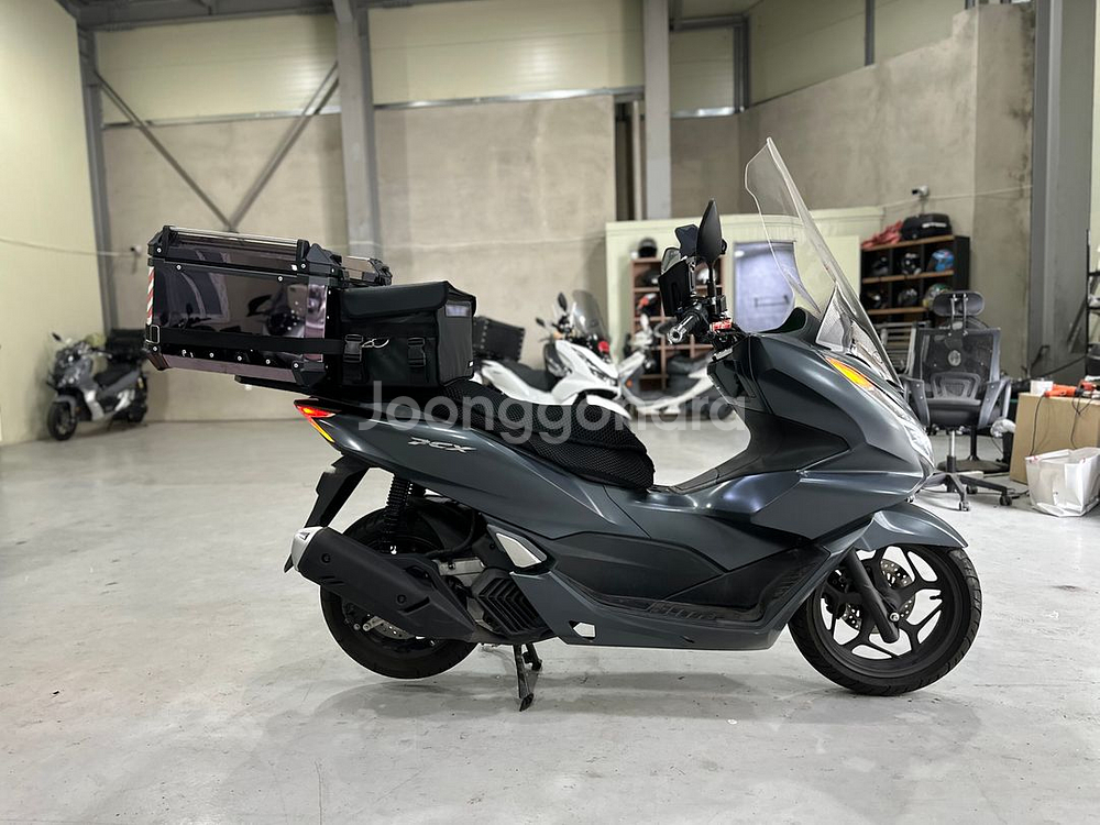 21년식 혼다 PCX125 ABS 1천Km 신차급 깔끔--3
