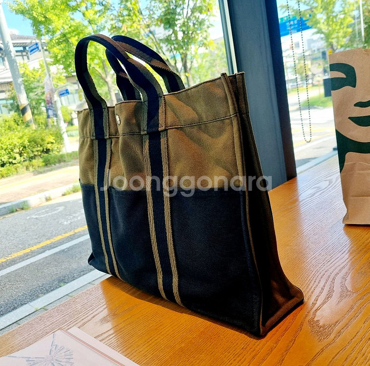 정품 에르메스 후루토 MM 사이즈가방--2