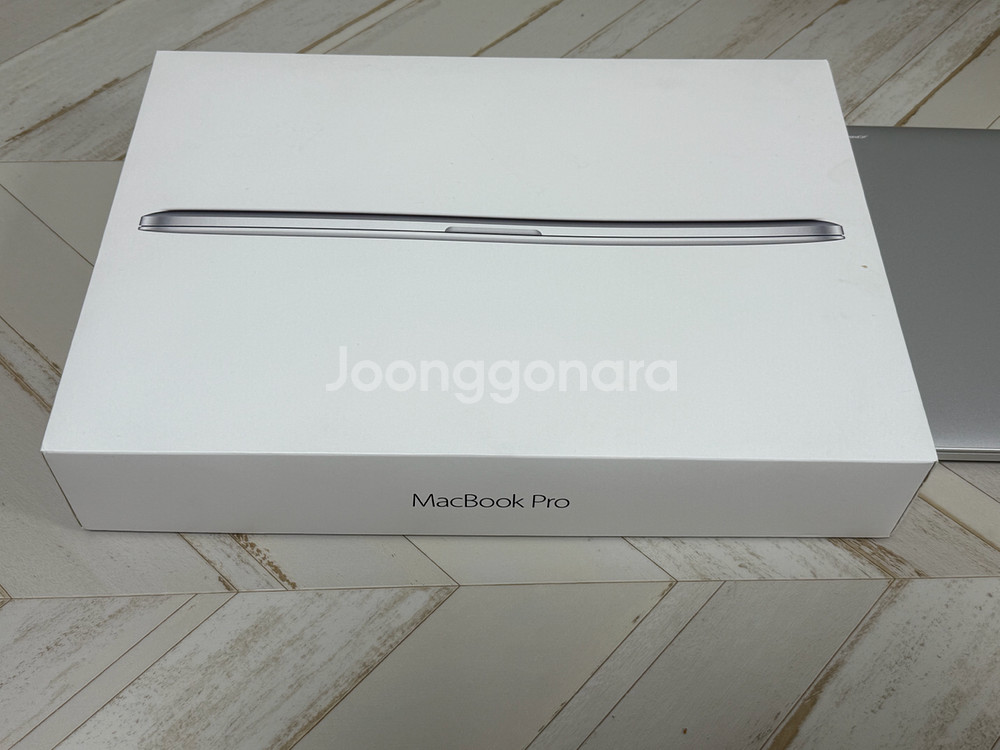 맥북 PRO 15인치 고급형 512GB 16RAM 20--0