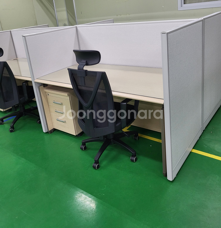 파티션 책상 의자 철제캐비넷 철재옷장 원탁 작업탁자--1