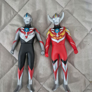 울트라맨 소프트비 피규어 2종