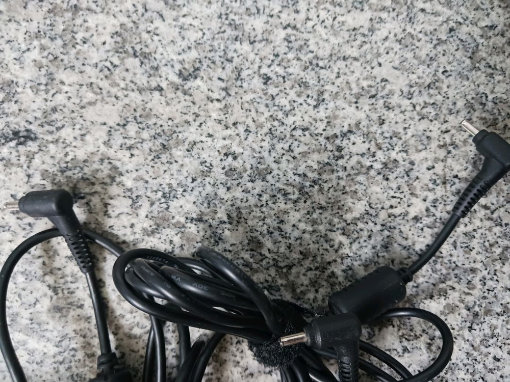 삼성노트북용 19볼트 2.1암페어 어뎁터 3개 이미지