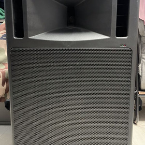 Behringer B300 300w 스피커