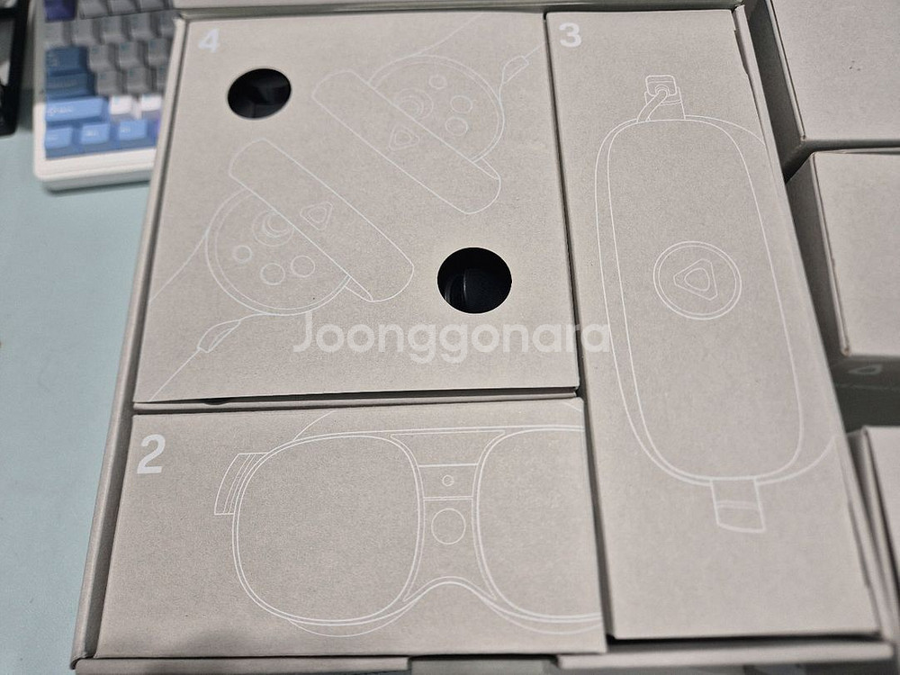HTC VIVE XR 엘리트 디럭스 + 배터리크래들 판--1