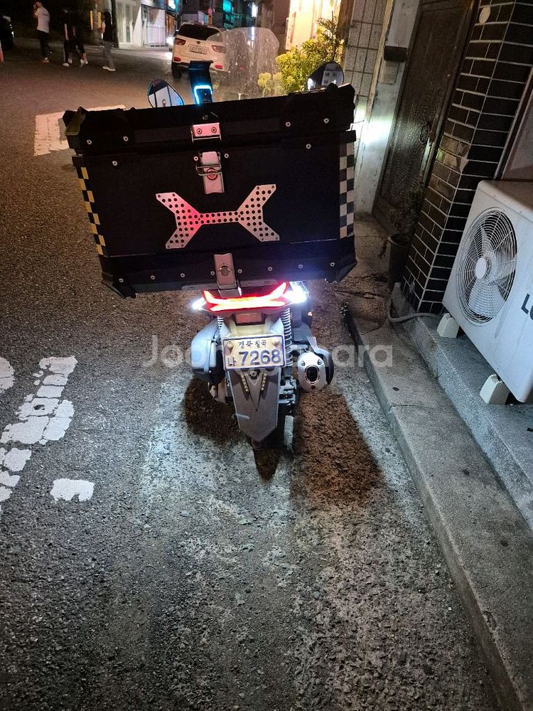 21년식 pcx 팝니다.--3