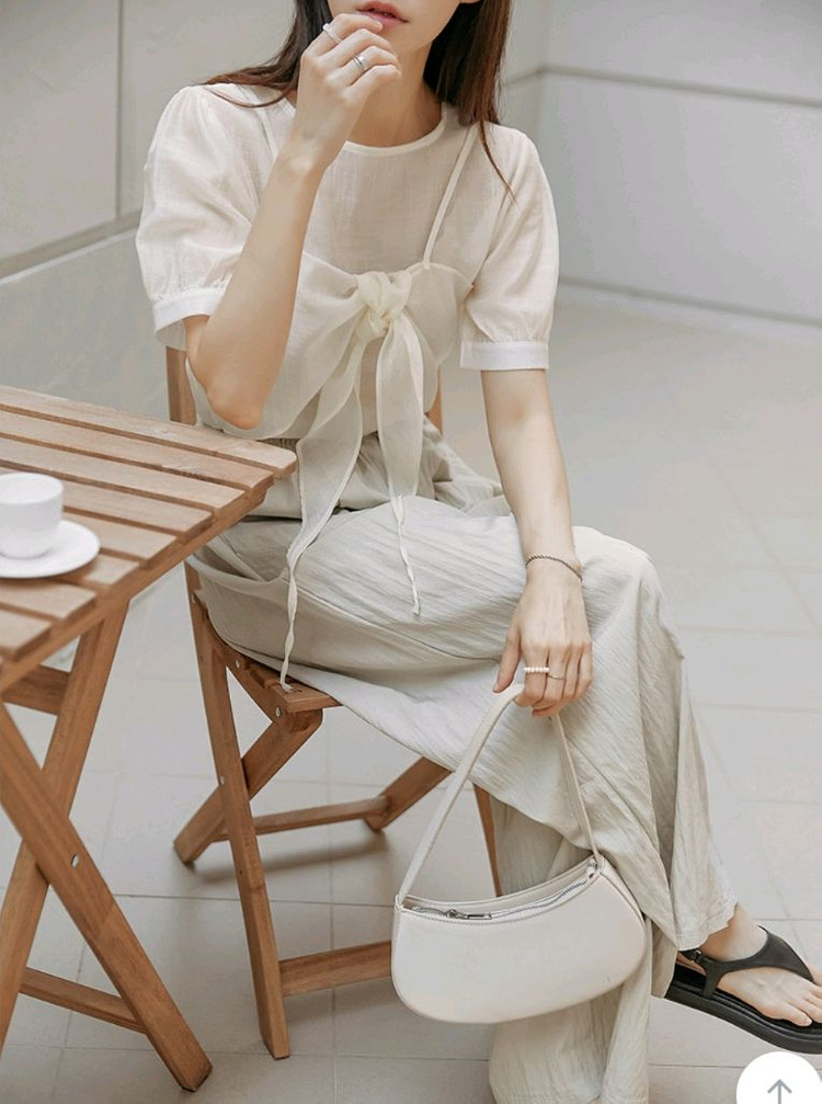 커먼유니크 뷔스티에 블라우스 세트 하객룩 이미지