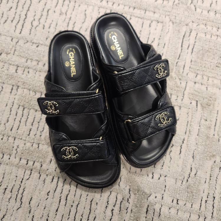 샤넬 25SS 밸크로 캐비어 뮬 블랙 새상품 37--2