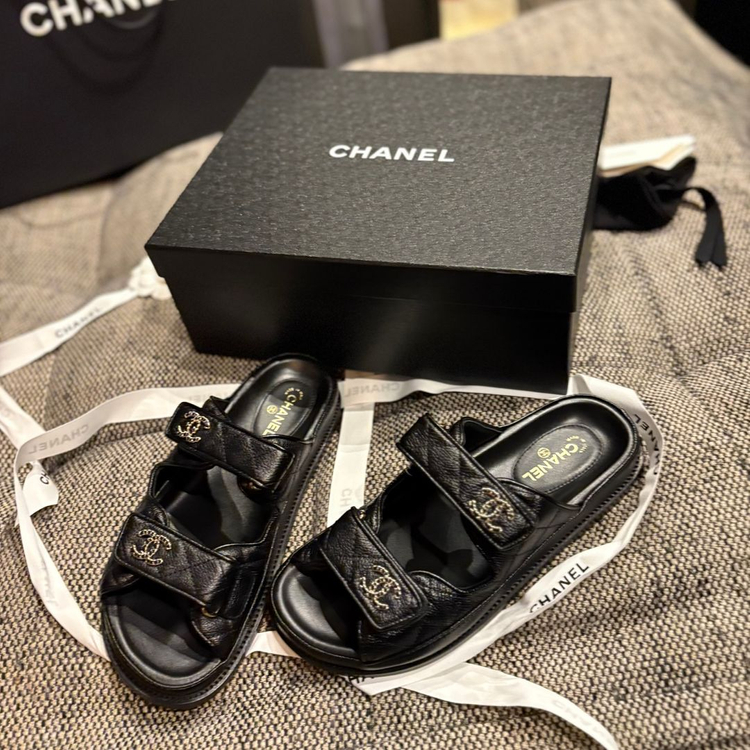 샤넬 25SS 밸크로 캐비어 뮬 블랙 새상품 37--1