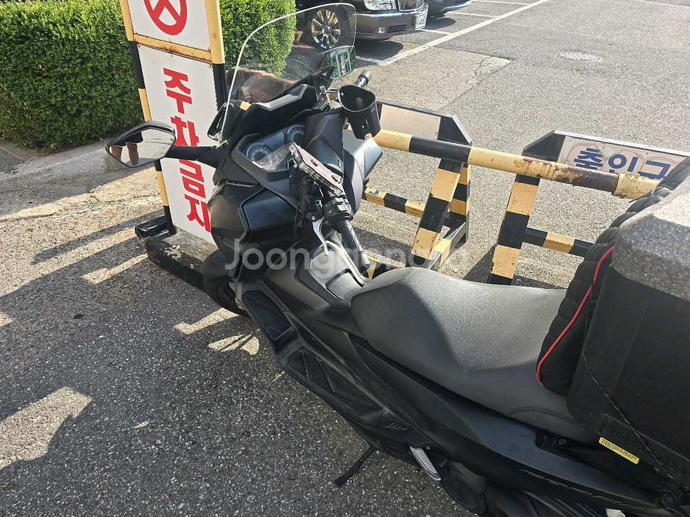 포르자300 팝니다 2020년식 43000km--2