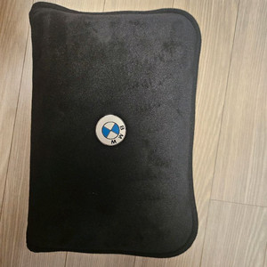 BMW 쿠션 담요 일체형 굿즈