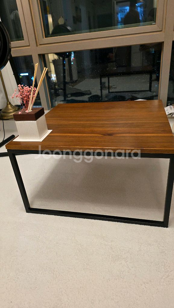 모던하우스 원목 테이블 650*650*370--0