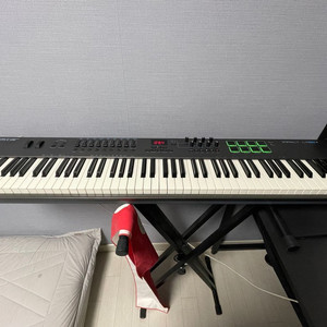 Nektar IMPACT LX88 미디 컨트롤러