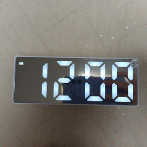 [택배비포함] 미러 LED 디지털 시계 새상품