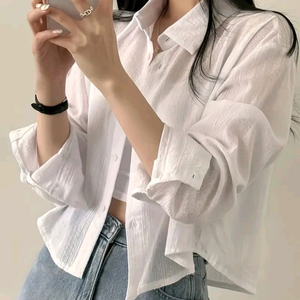 흰색 크롭 셔츠.새상품.66사이즈