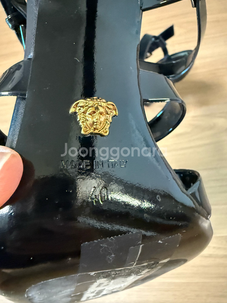 베르사체 애나멜샌들 40--3