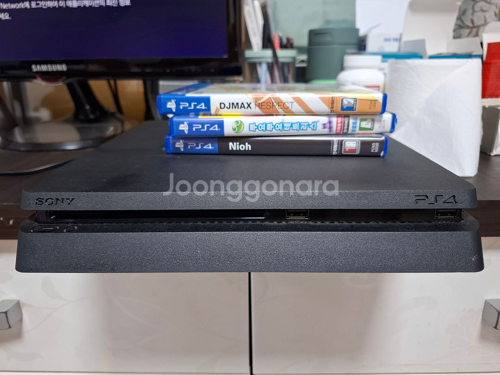 PS4 SLIM 2218B 1TB 팝니다!--3