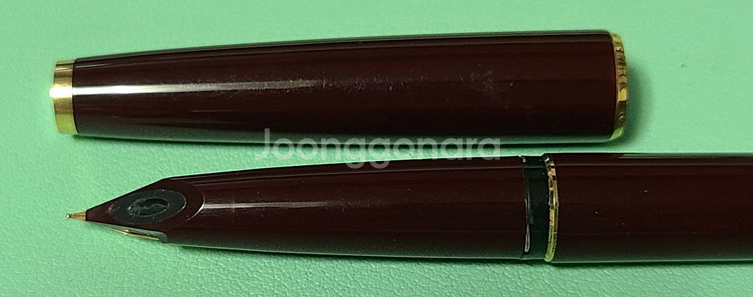 몽블랑 320 14K 피스톤 필러 만년필 레드--3