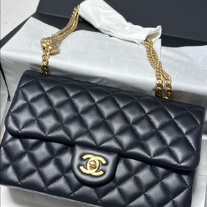 샤넬 골든볼 플랩백 (새상품)