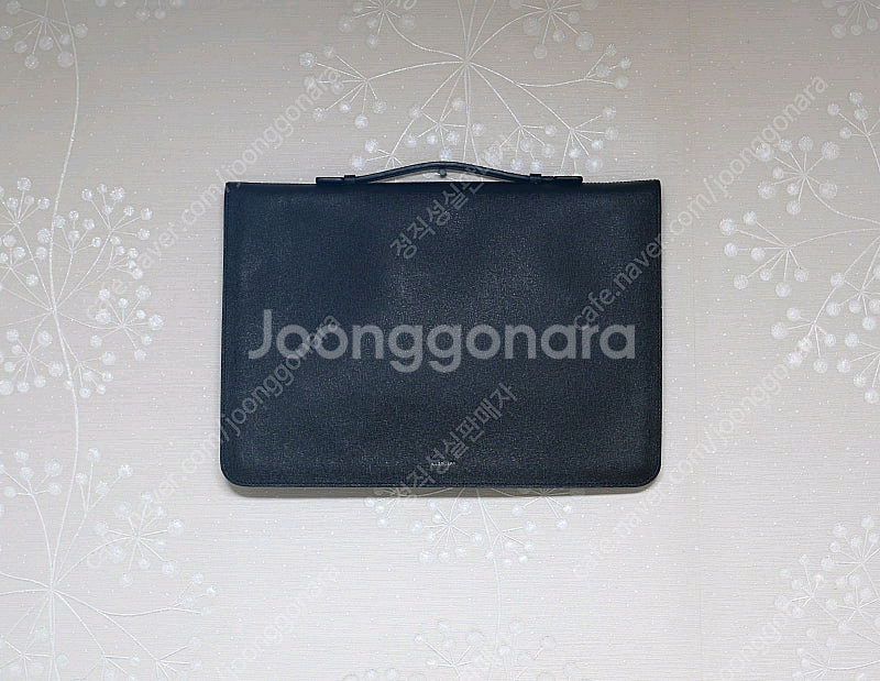 질스튜어트뉴욕 소가죽 클러치백--0
