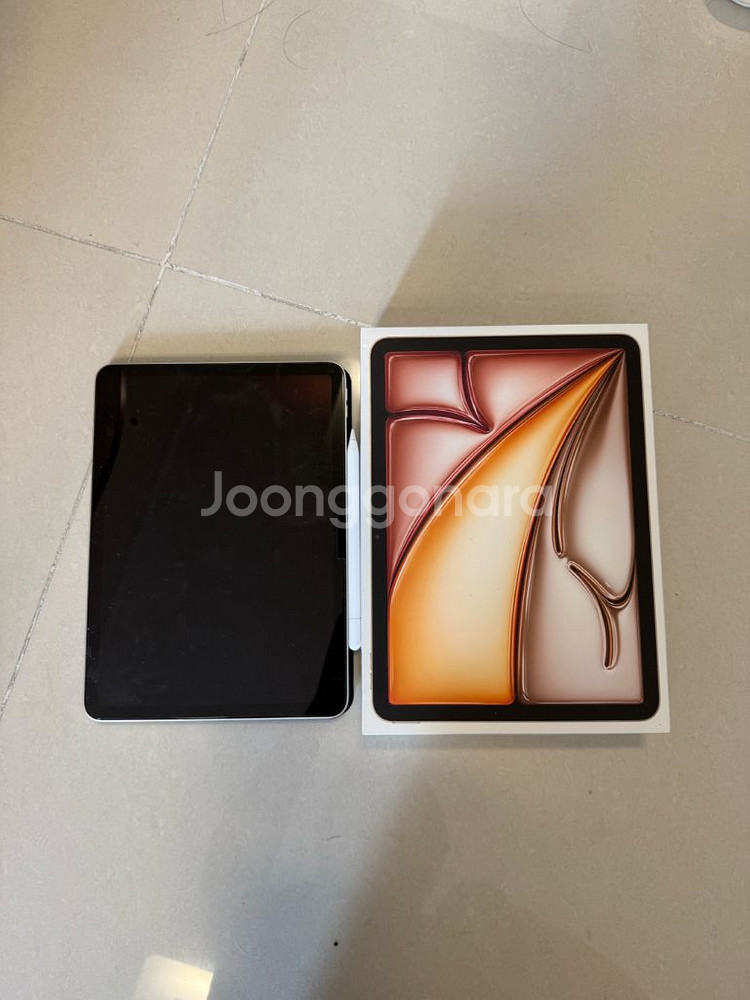 iPad Air 11인치 (m2) 128GB 팝니다!--1